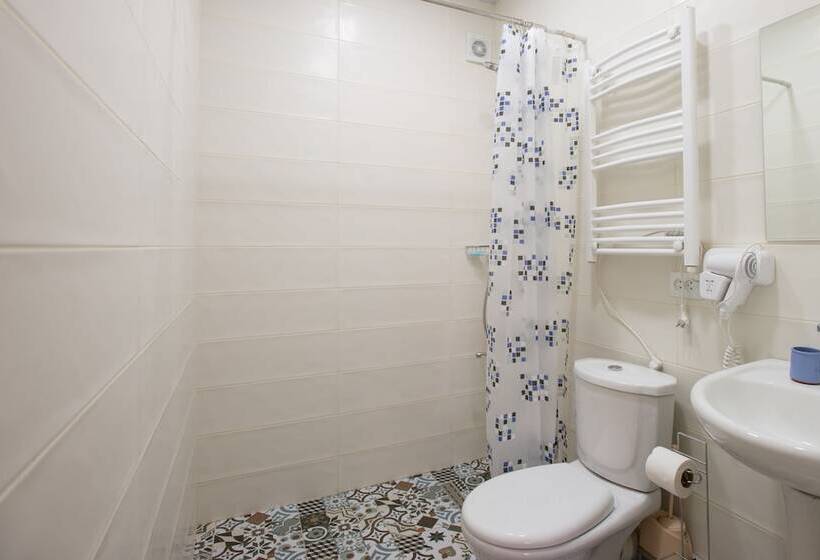 اتاق اکونومی, Hotel 38