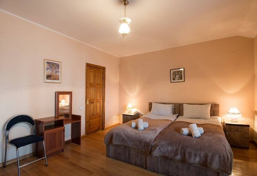 اتاق اکونومی, Hotel 38