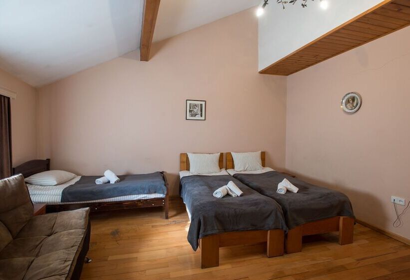 اتاق اکونومی, Hotel 38