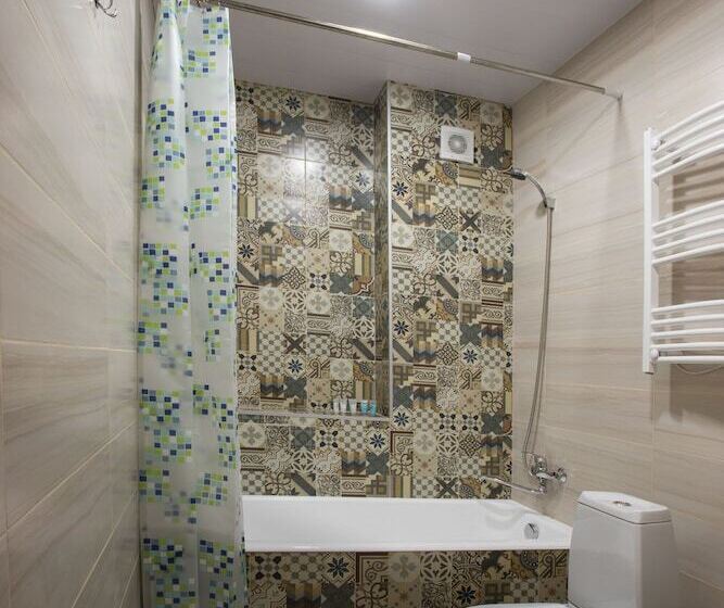 اتاق استاندارد سه نفره, Hotel 38