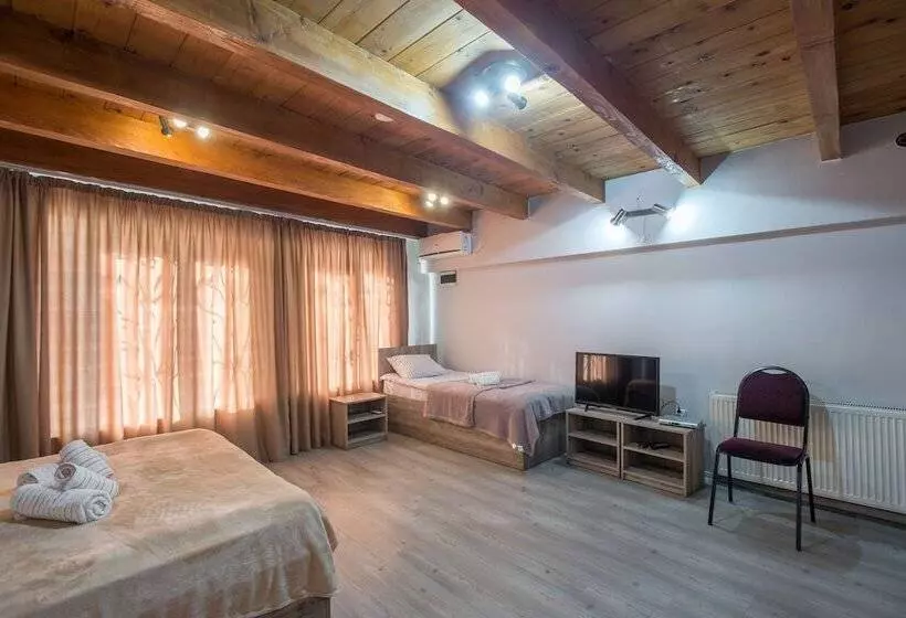 اتاق استاندارد سه نفره, Hotel 38
