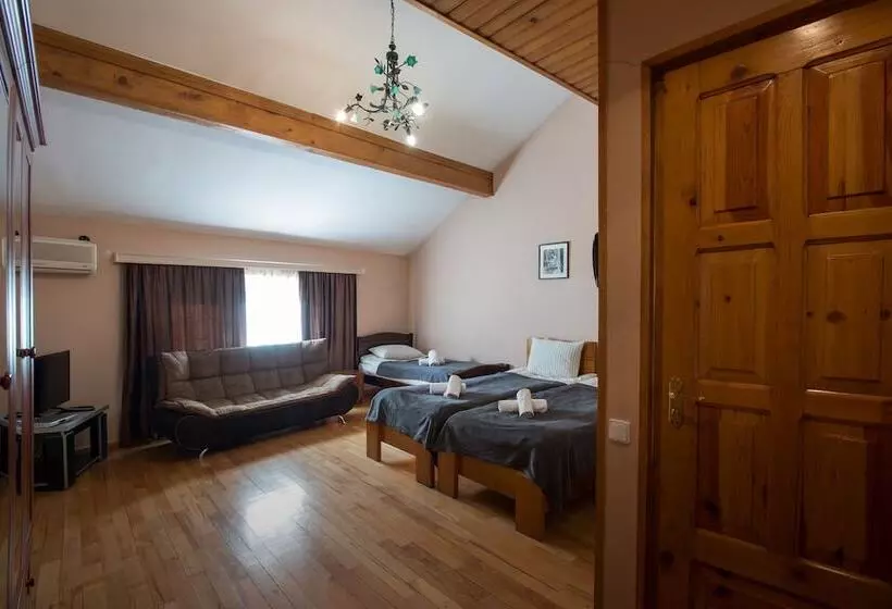 اتاق استاندارد سه نفره, Hotel 38