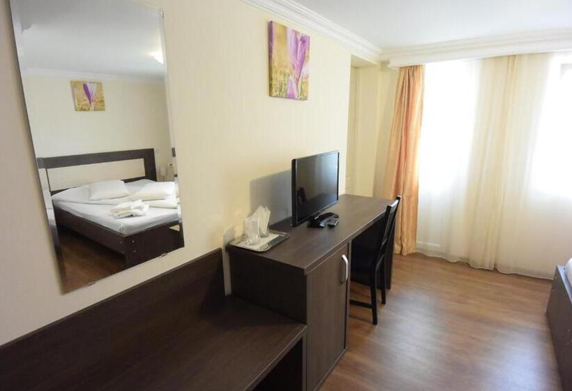 Standard Kolmen Hengen Huone, Arizona