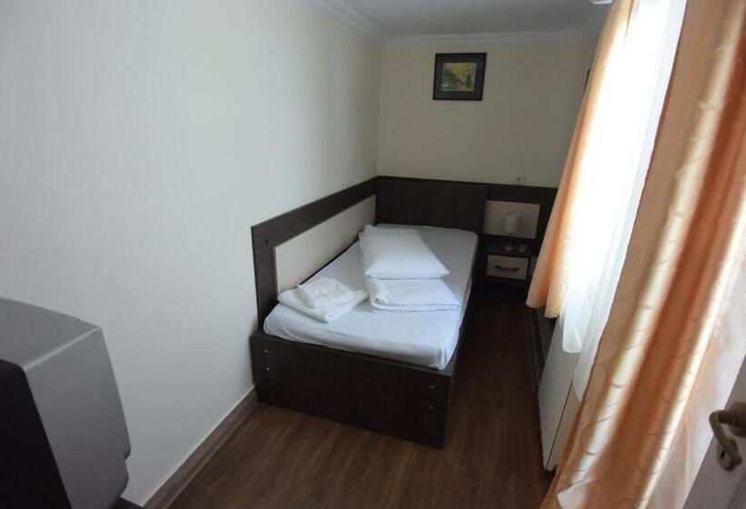 Standard Kolmen Hengen Huone, Arizona