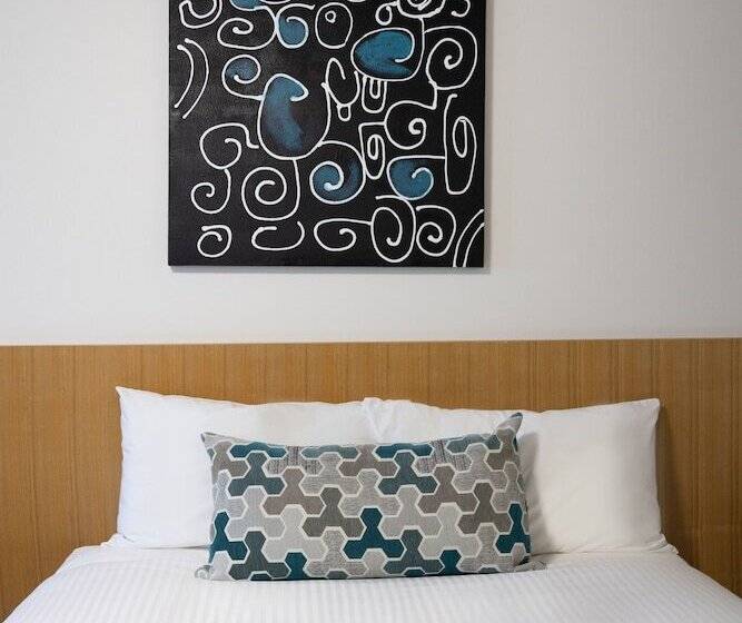 2ベッドルームハウス, Bairnsdale International