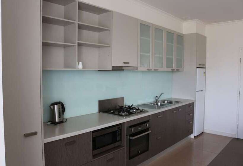 2ベッドルームハウス, Bairnsdale International