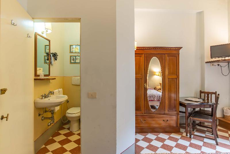 اتاق اکونومی, Bonifacio