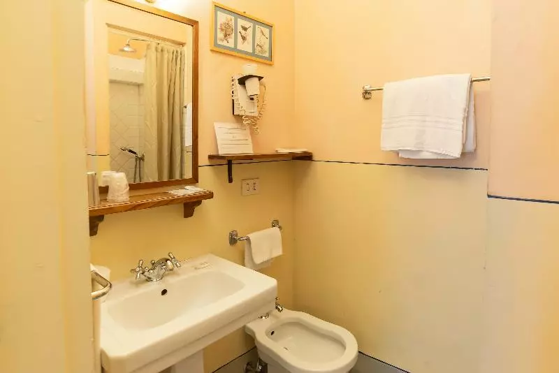 Economy Room