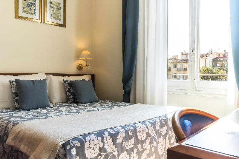 اتاق اکونومی, Bonifacio