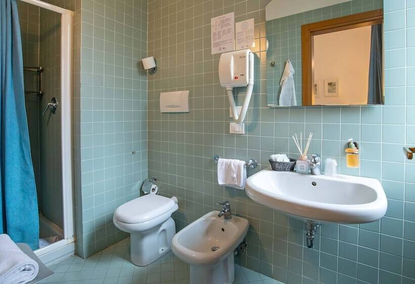 اتاق اکونومی, Bonifacio