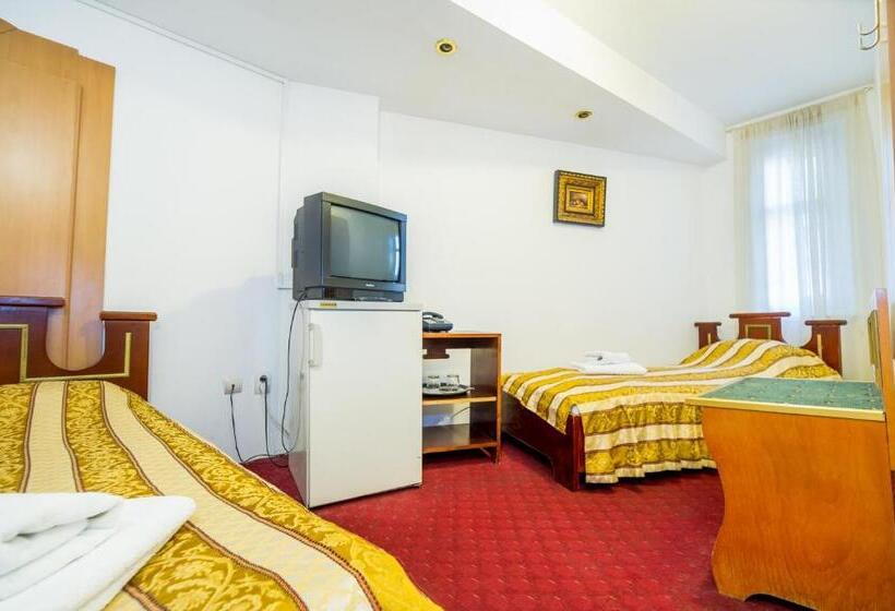 Standard room with outdoor bath, Carpati Imparatul Romanilor