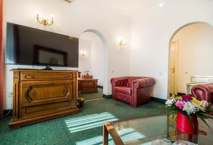 سوییت لوکس, Carpati Imparatul Romanilor