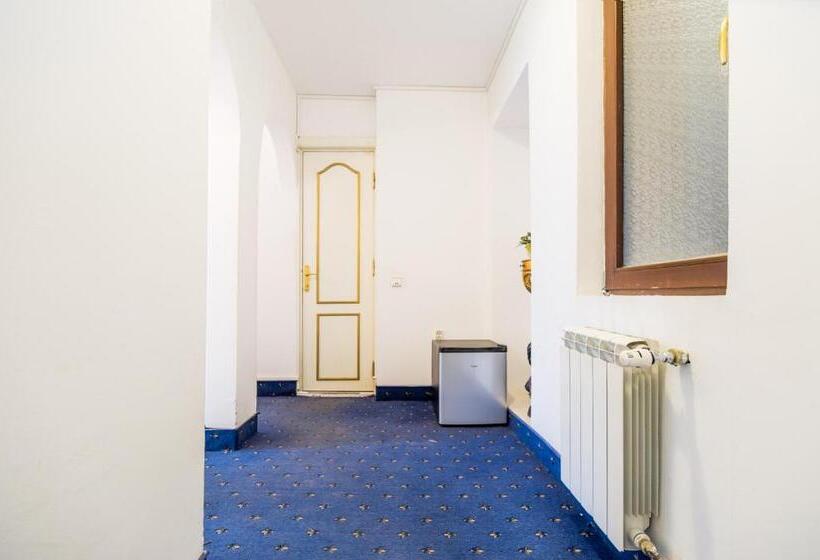 سوییت سوپریور, Carpati Imparatul Romanilor