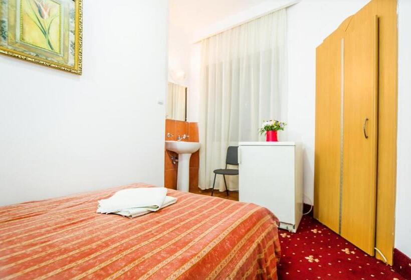 Standard room with outdoor bath, Carpati Imparatul Romanilor