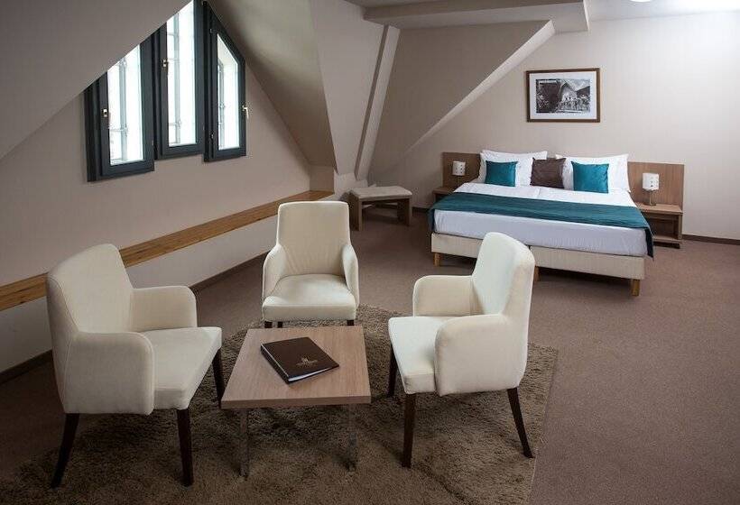 غرفة سوبيريور, Queen Elizabeth Superior