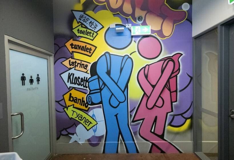 Кровать в Многоместном Номере с Общей Ванной, Yha Melbourne Central