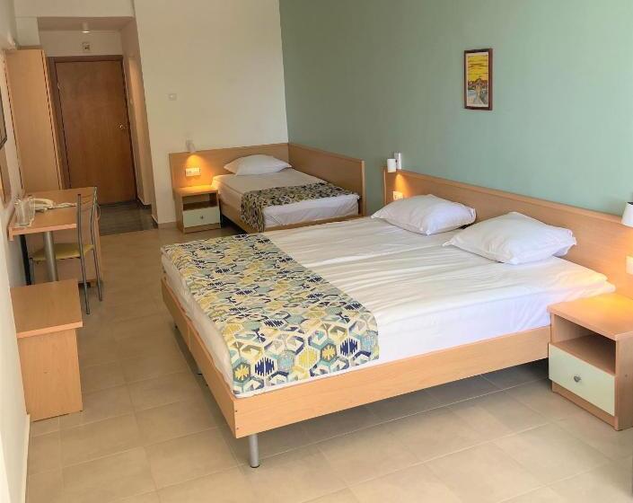 Triple Room Sea View, Sirena