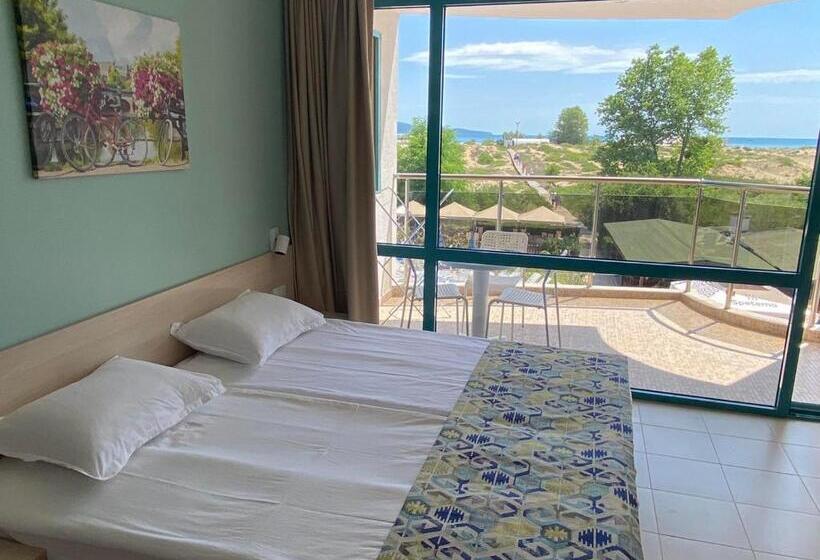 Triple Room Sea View, Sirena