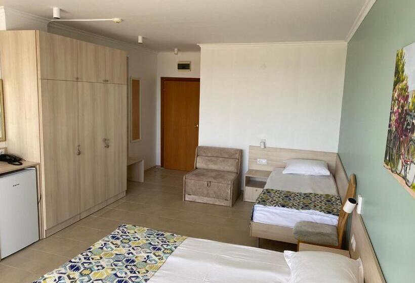 Triple Room Sea View, Sirena