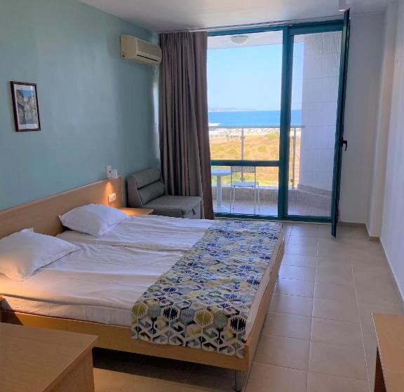 Triple Room Sea View, Sirena