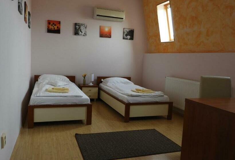 Quarto Estandar, Pensiunea Caramell