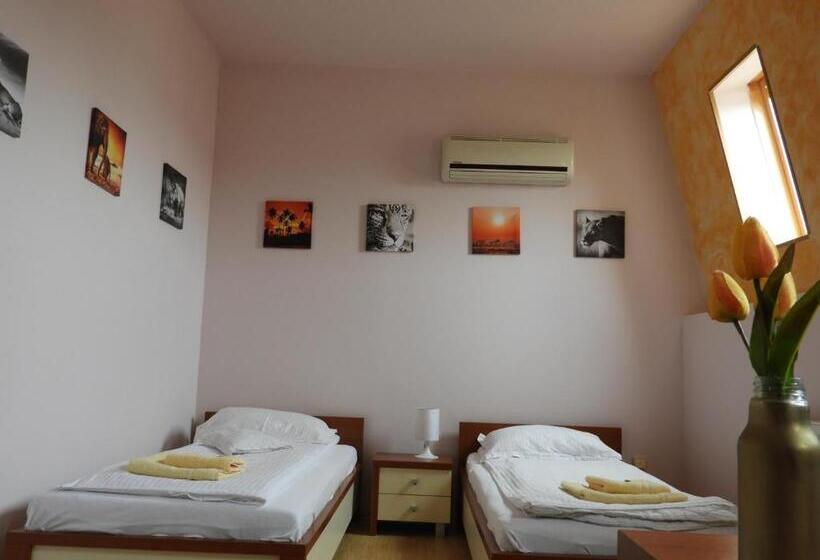 Quarto Estandar, Pensiunea Caramell