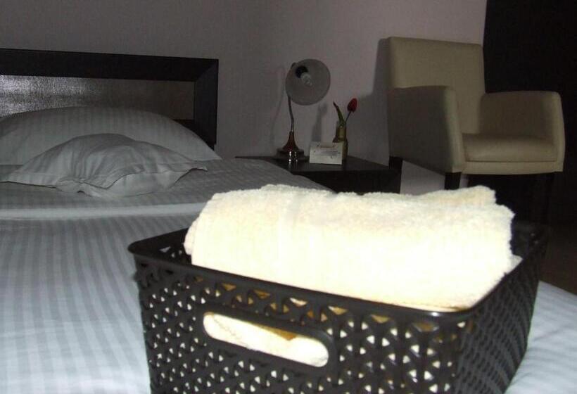 Quarto Triplo Estandar, Pensiunea Caramell