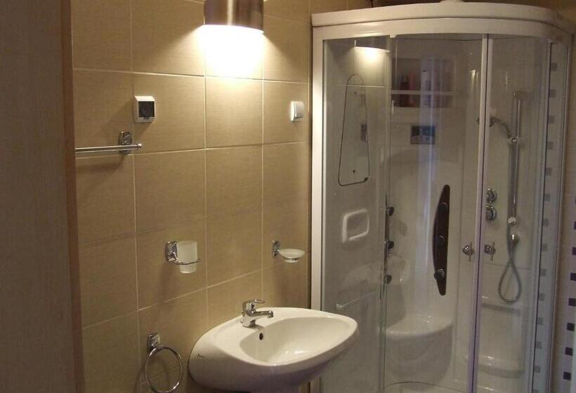 Quarto Basic, Pensiunea Caramell