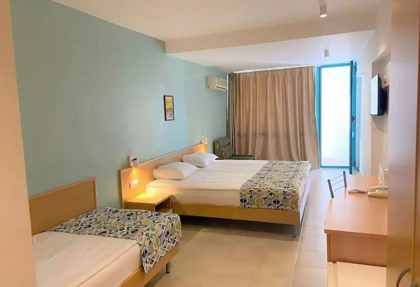 Triple Room Sea View, Sirena
