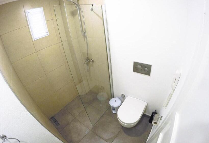 غرفة إقتصادية, The Hello