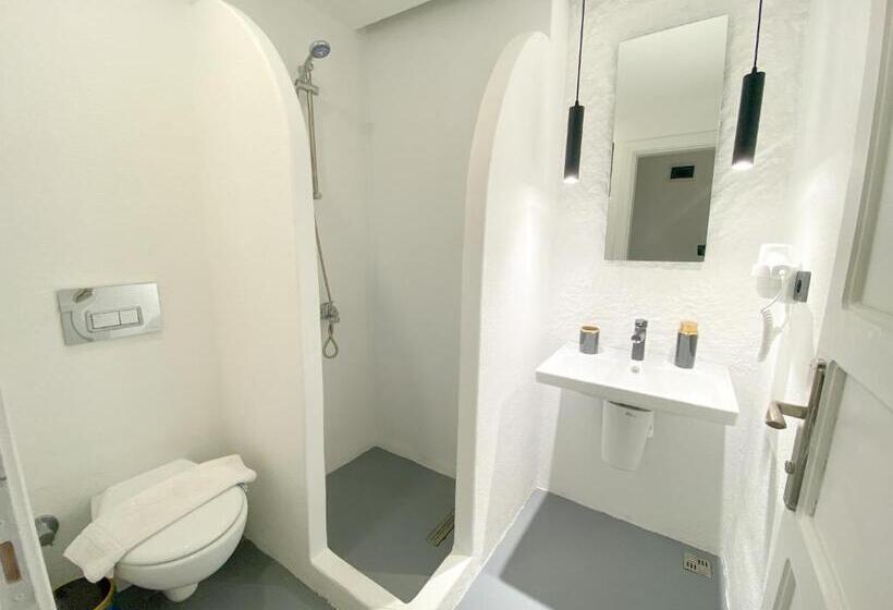 غرفة سوبيريور, The Hello