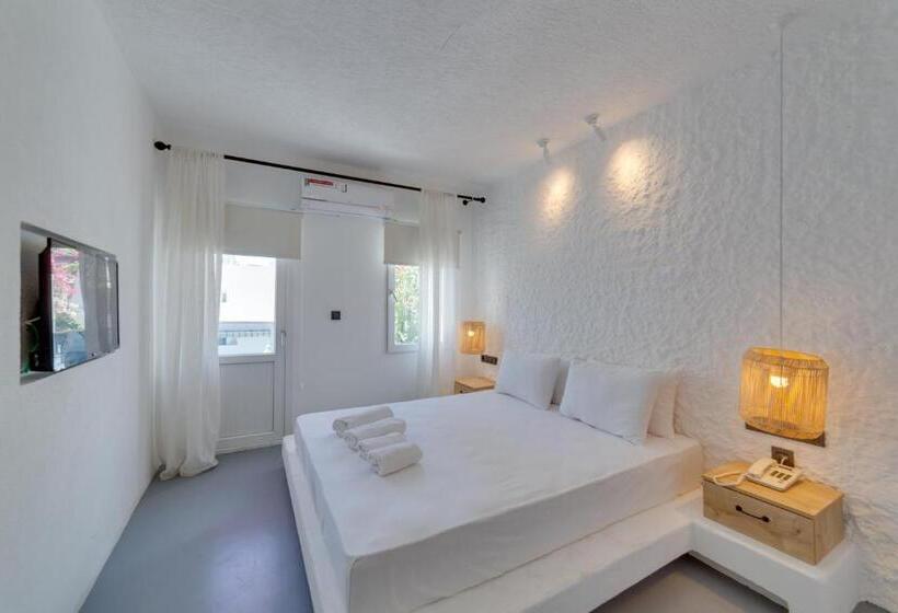 غرفة سوبيريور, The Hello