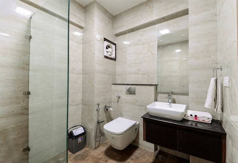 اتاق خانوادگی, Ashish Palace