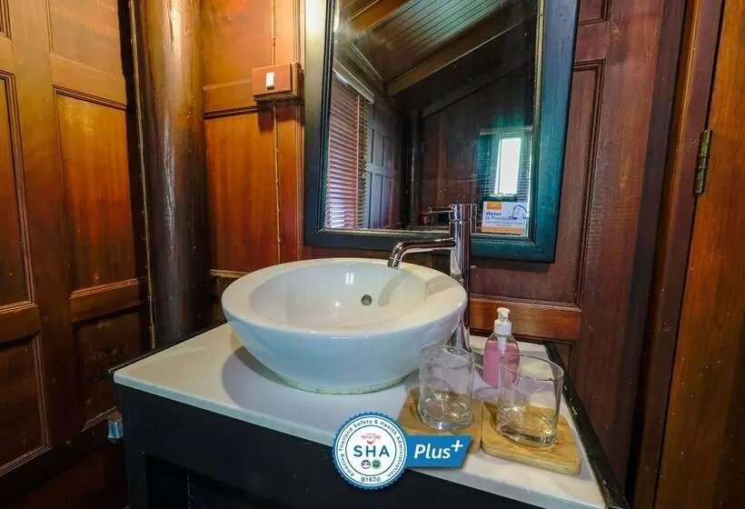 デラックスルーム, Baan Amphawa Resort & Spa