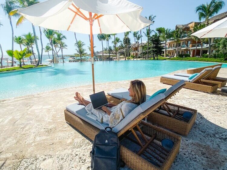 2 Bedrooms Suite Sea View, Eden Roc Cap Cana