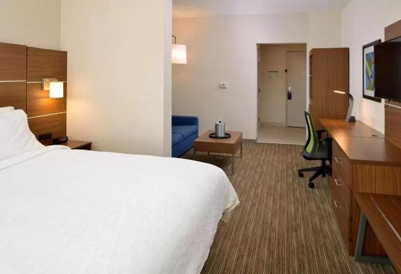 Standard-huone King-vuode, Holiday Inn Express Lodi, An Ihg