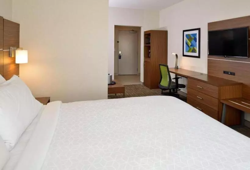 Standard-huone King-vuode, Holiday Inn Express Lodi, An Ihg