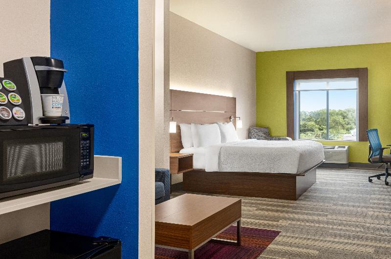 身障者適用キングサイズベッドルーム, Holiday Inn Express Hotel & Suites Waycross By Ihg