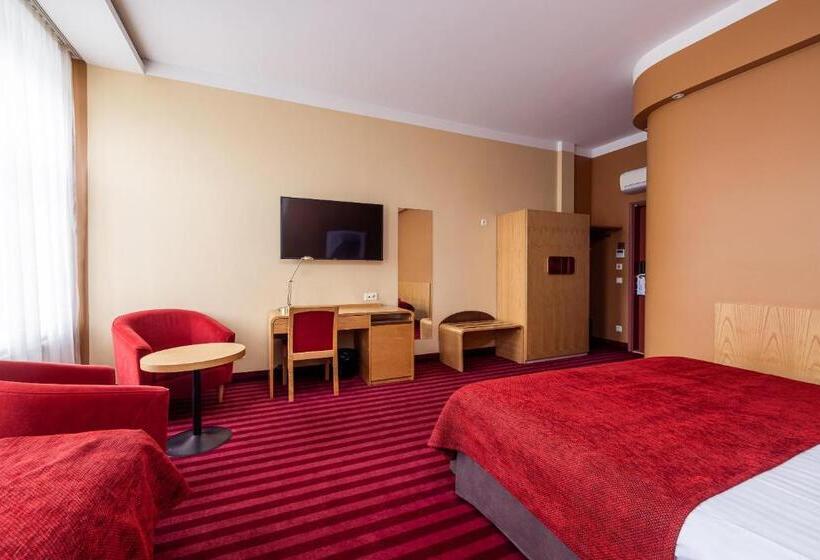 اتاق استاندارد سه نفره, Soho