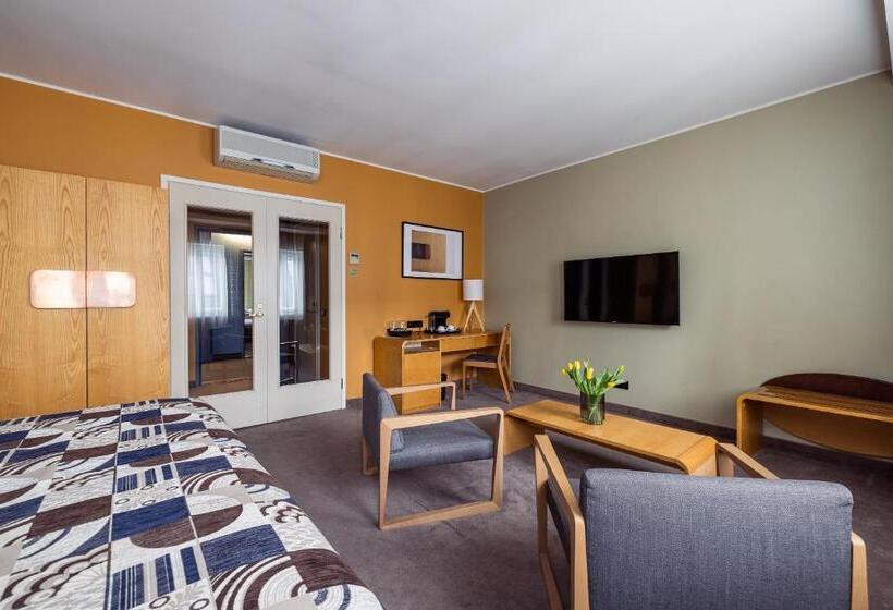 اتاق پرمیوم, Soho