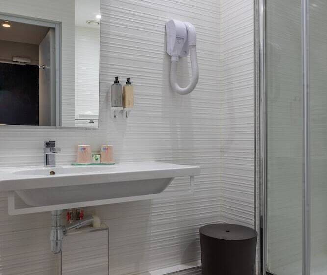 اتاق استاندارد یک نفره, Prince Albert Montmartre