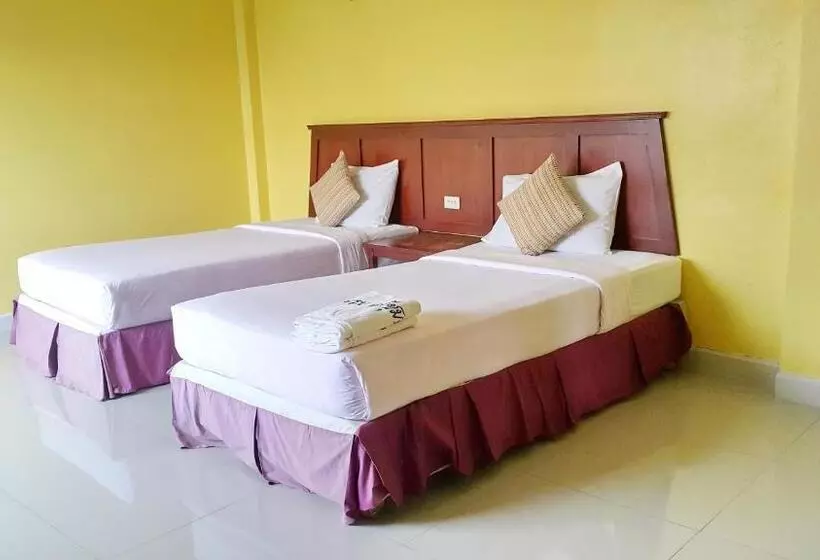 デラックスルーム, Sri Chumphon