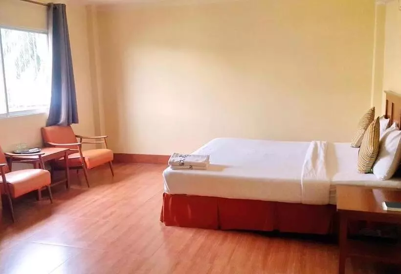 デラックスルーム, Sri Chumphon