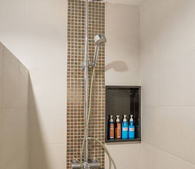 디럭스 룸, Srisuksant Resort