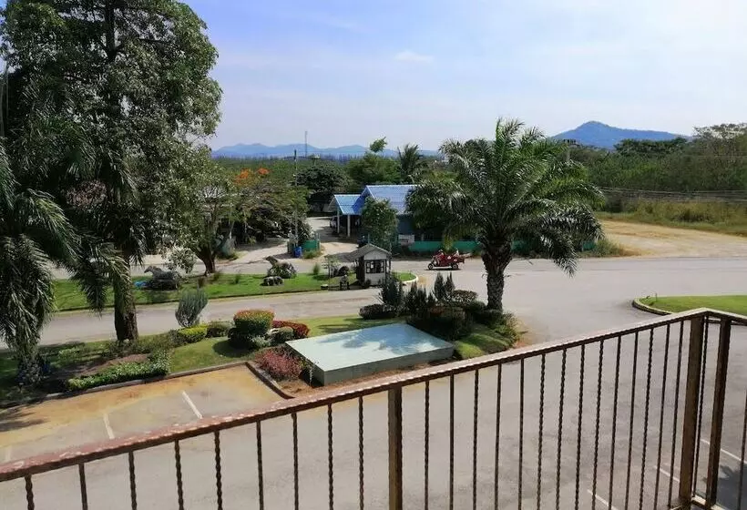 Deluxe Room Mountain View, The Bonanza Resort Khaoyai