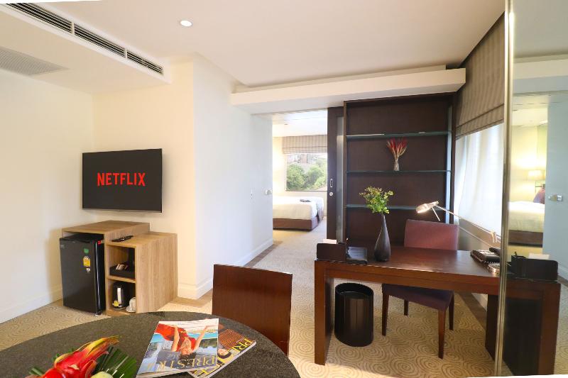 سوییت لوکس, The Quarter Saladaeng By Uhg