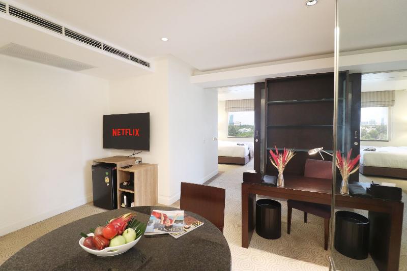 سوییت لوکس, The Quarter Saladaeng By Uhg