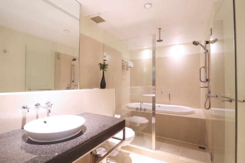 سوییت اجرایی, The Quarter Saladaeng By Uhg