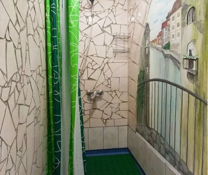 تختخواب در اتاق مشترک, Vyborghostel