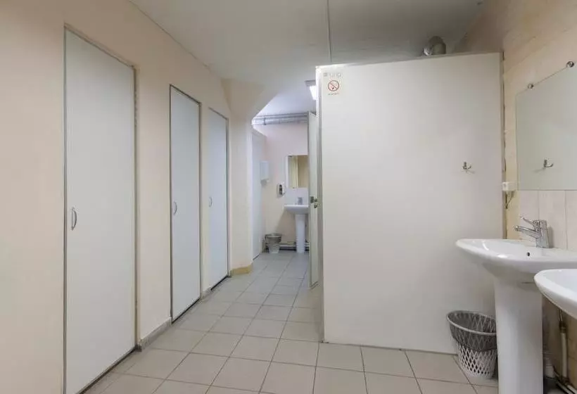 تختخواب در اتاق مشترک, Vyborghostel